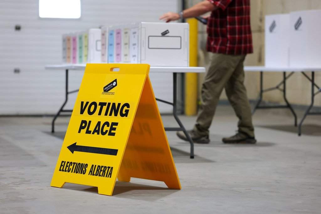 High turnout caused referendum delays for some Indigenous voters: officials