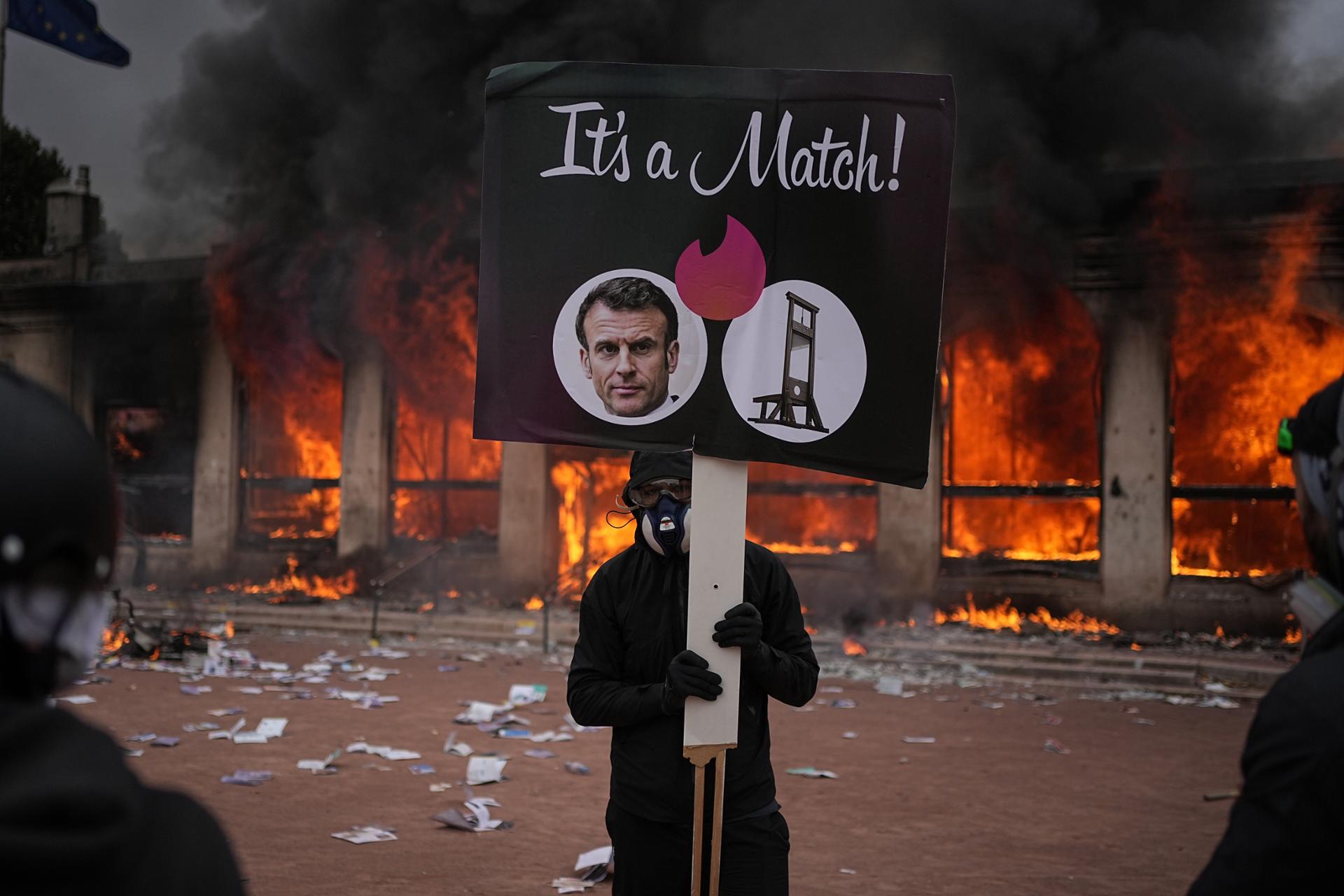 France to deploy troops, admits to failures over weekend unrest