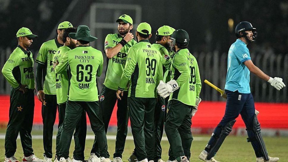 Sloppy England start winter with Pakistan defeat