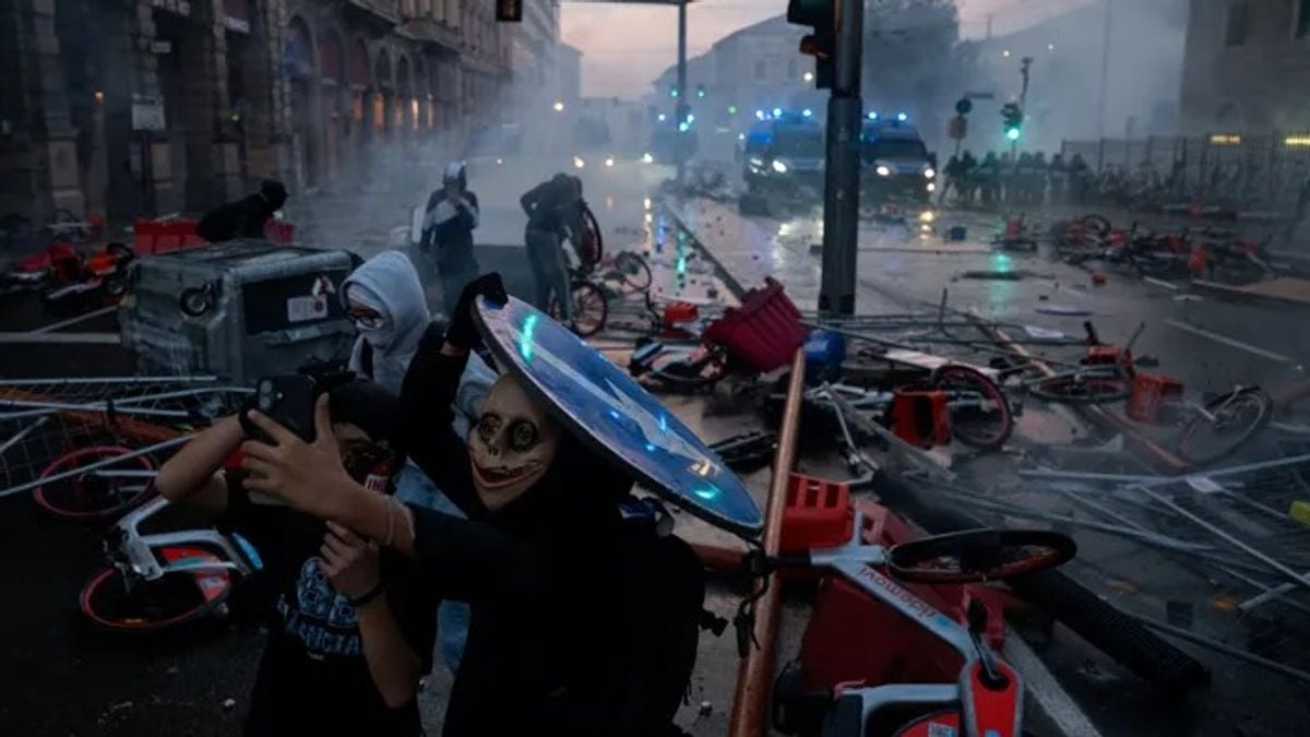 Italy to deploy troops, tighten security after Milan unrest