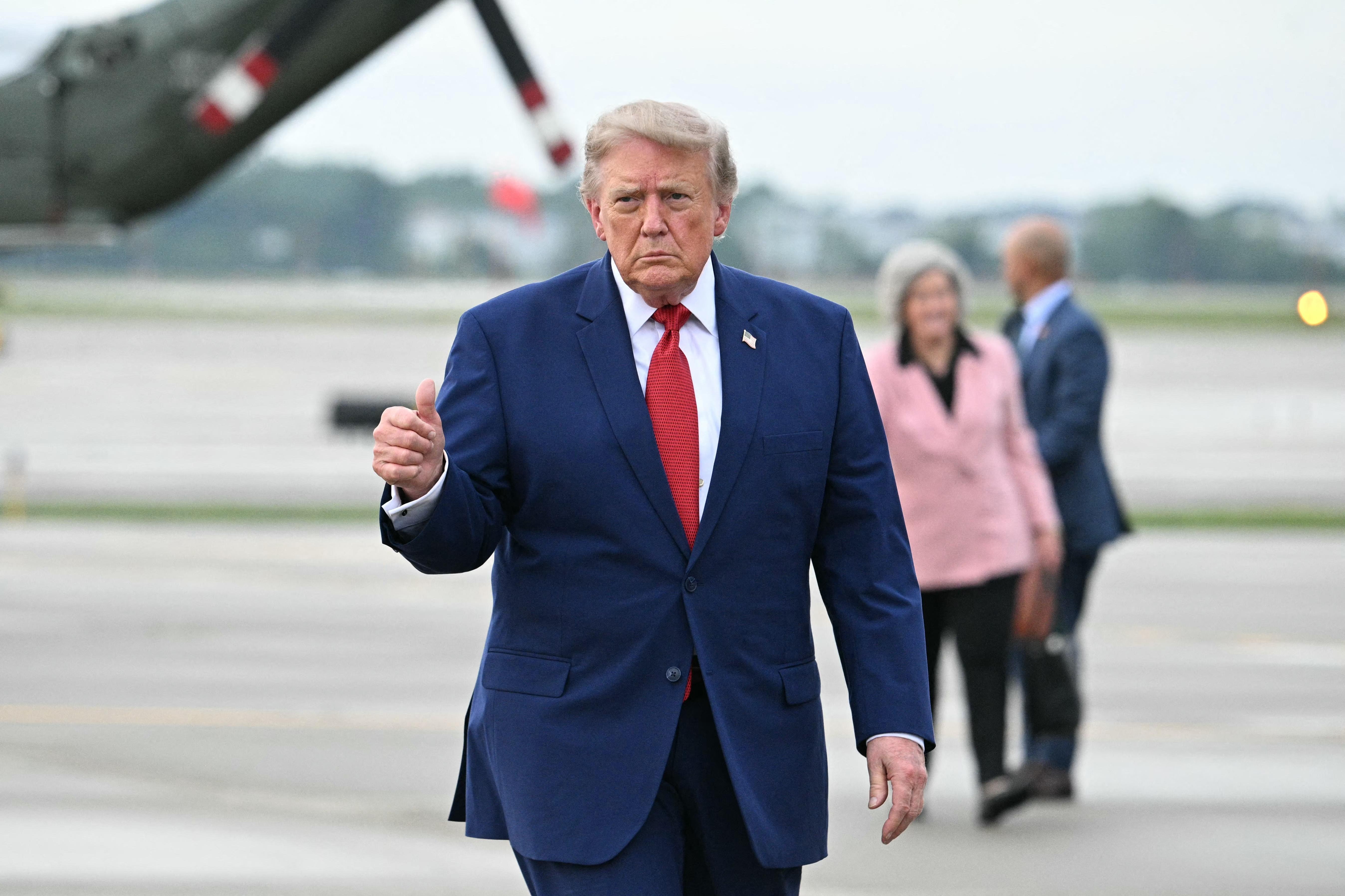 The Trump-Kim Jong Un bromance comes roaring back
