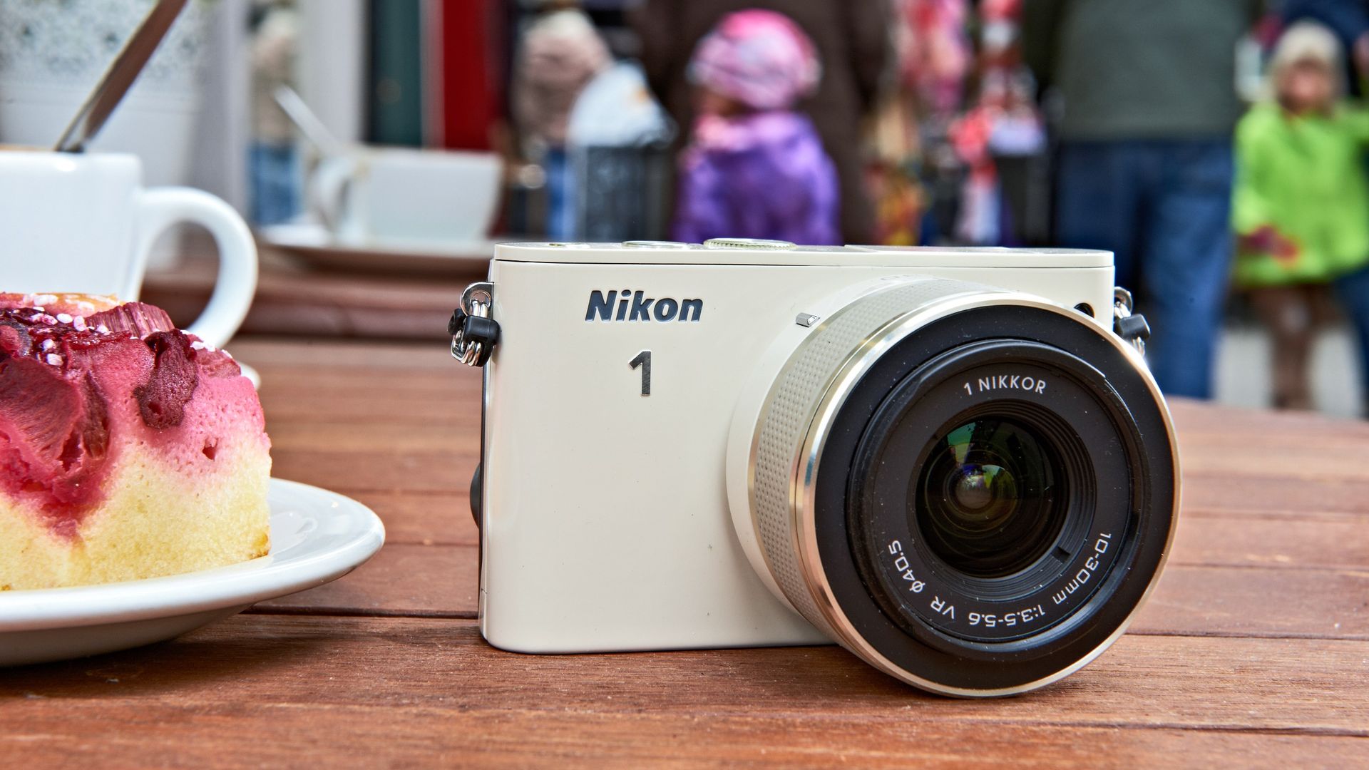 The rise of the compact camera trend has me thinking about Nikon’s forgotten point-and-shoot-sized mirrorless, the Nikon 1 series