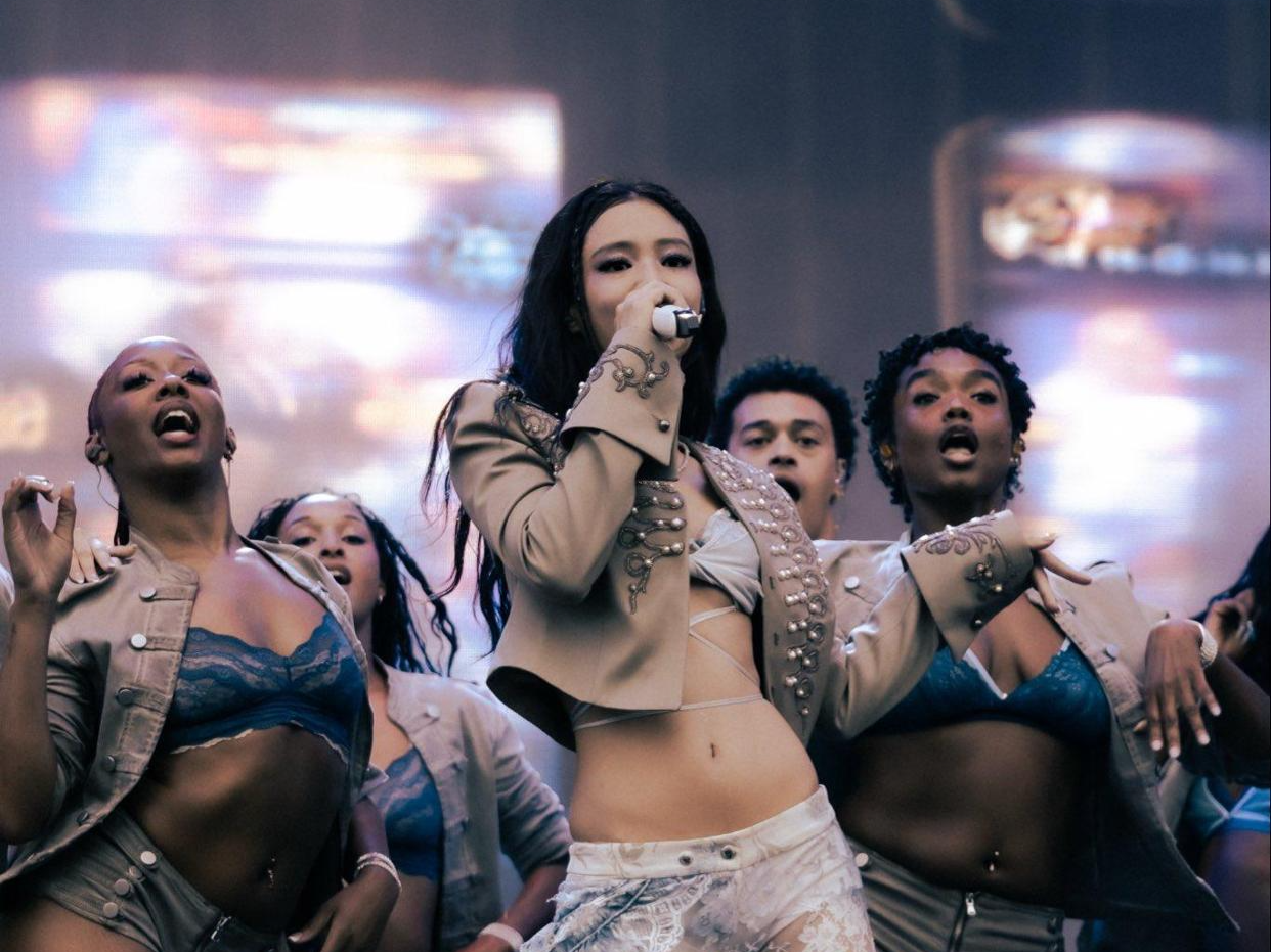'Dracula' featuring Jennie ties its peak on Billboard Hot 100
