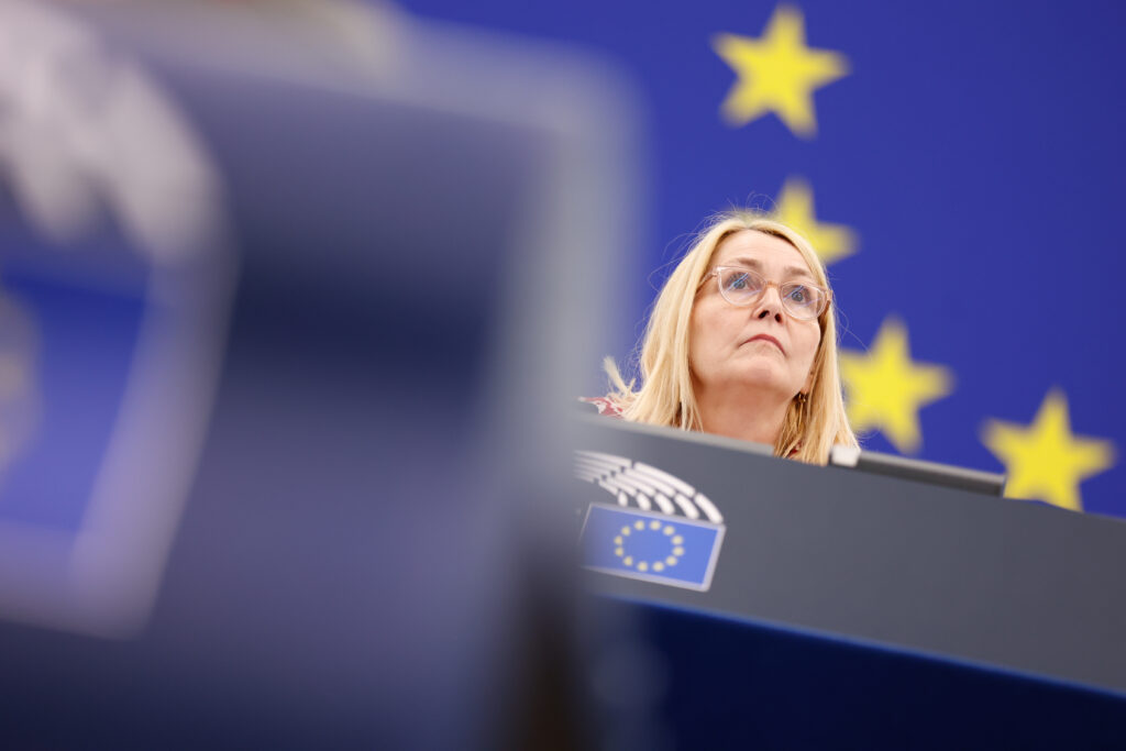 Socialists push for EU law on deepfakes