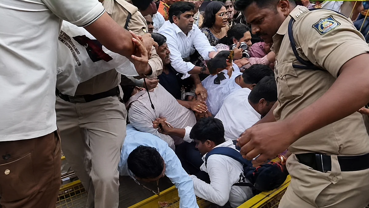 13 Devotees Injured Amid Crowd Surge Outside Mahakaleshwar Temple On Nag Panchami In MP's Ujjain