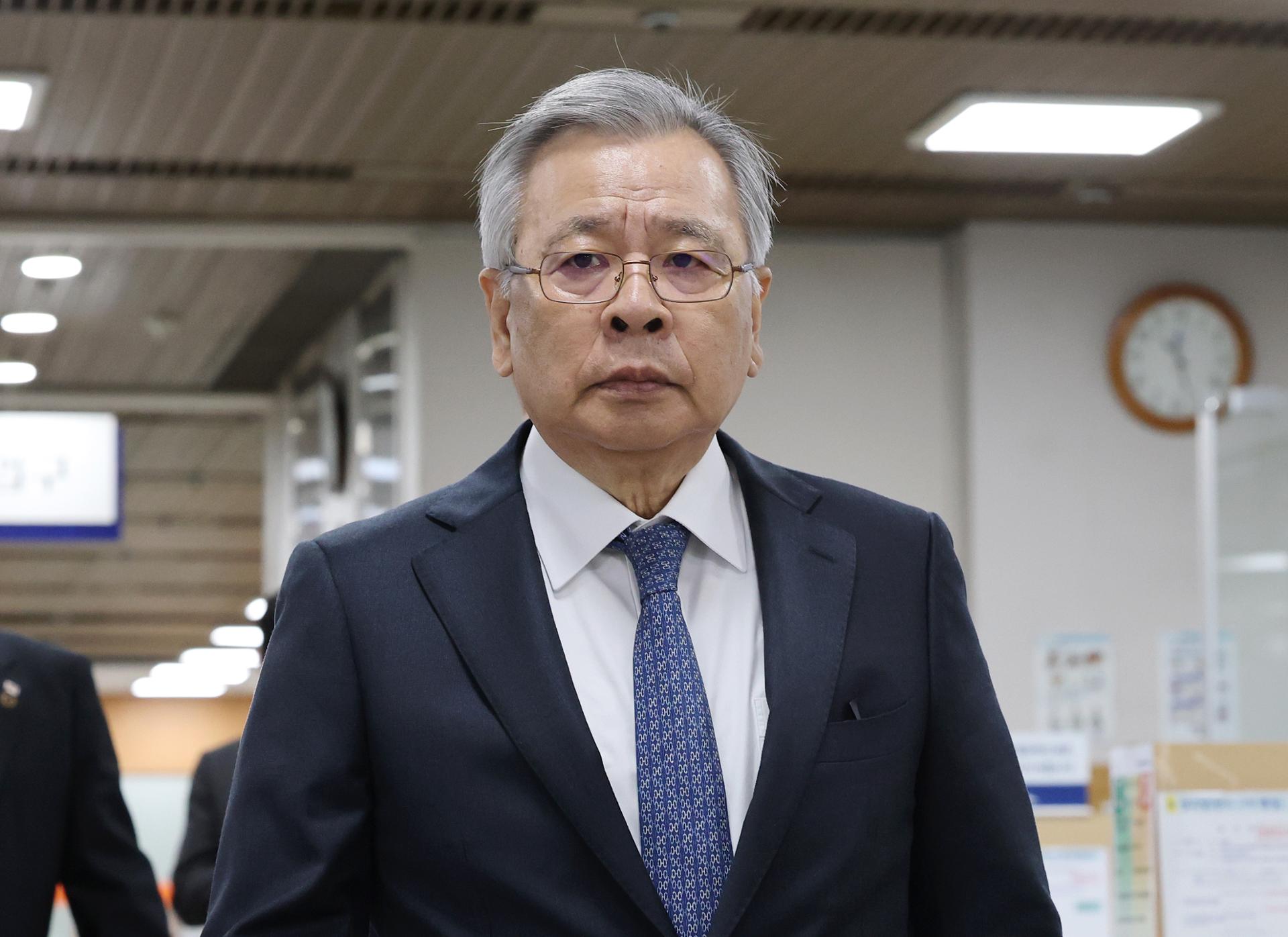 Appeals court reduces ex-special counsel's sentence to 6 years in bribery case