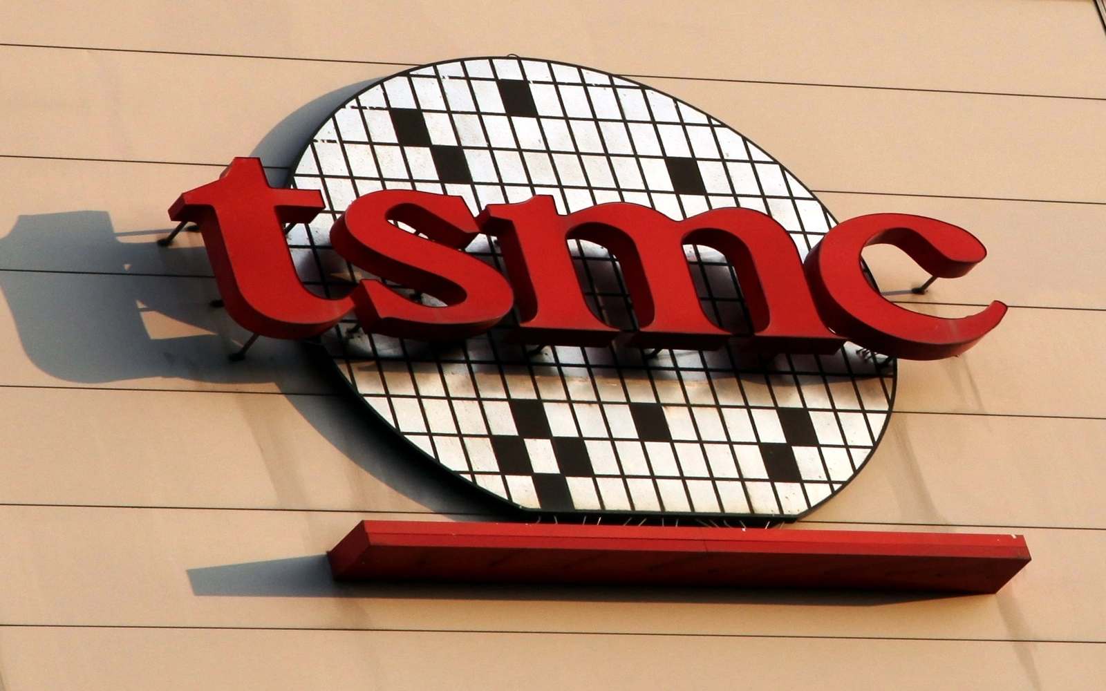 TSMC says 4 construction workers killed at Taiwan site, halting work