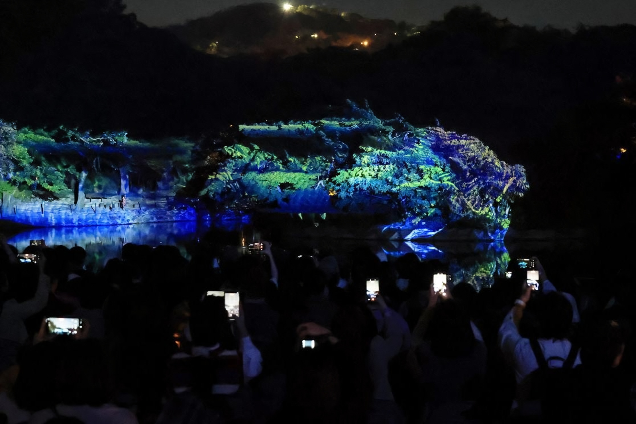 Rarely opened gate links 2 Seoul palaces for exclusive night tours