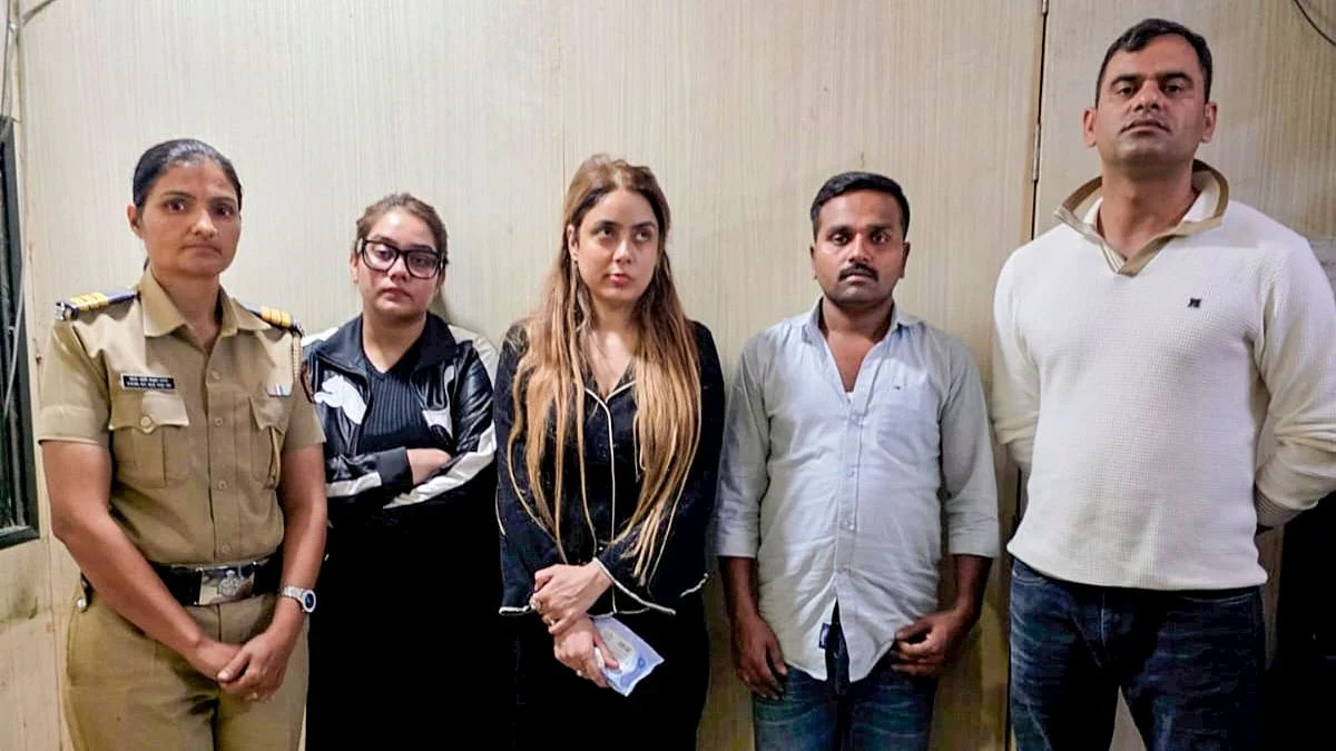 Lucknow Model Shraddha Dubey’s Boyfriend Aamir Detained For Allegedly Helping Her Escape, Providing SIM Card On Fake ID