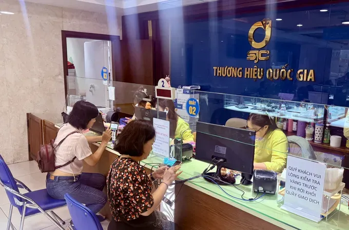 Gold businesses strictly comply with new payment regulations
