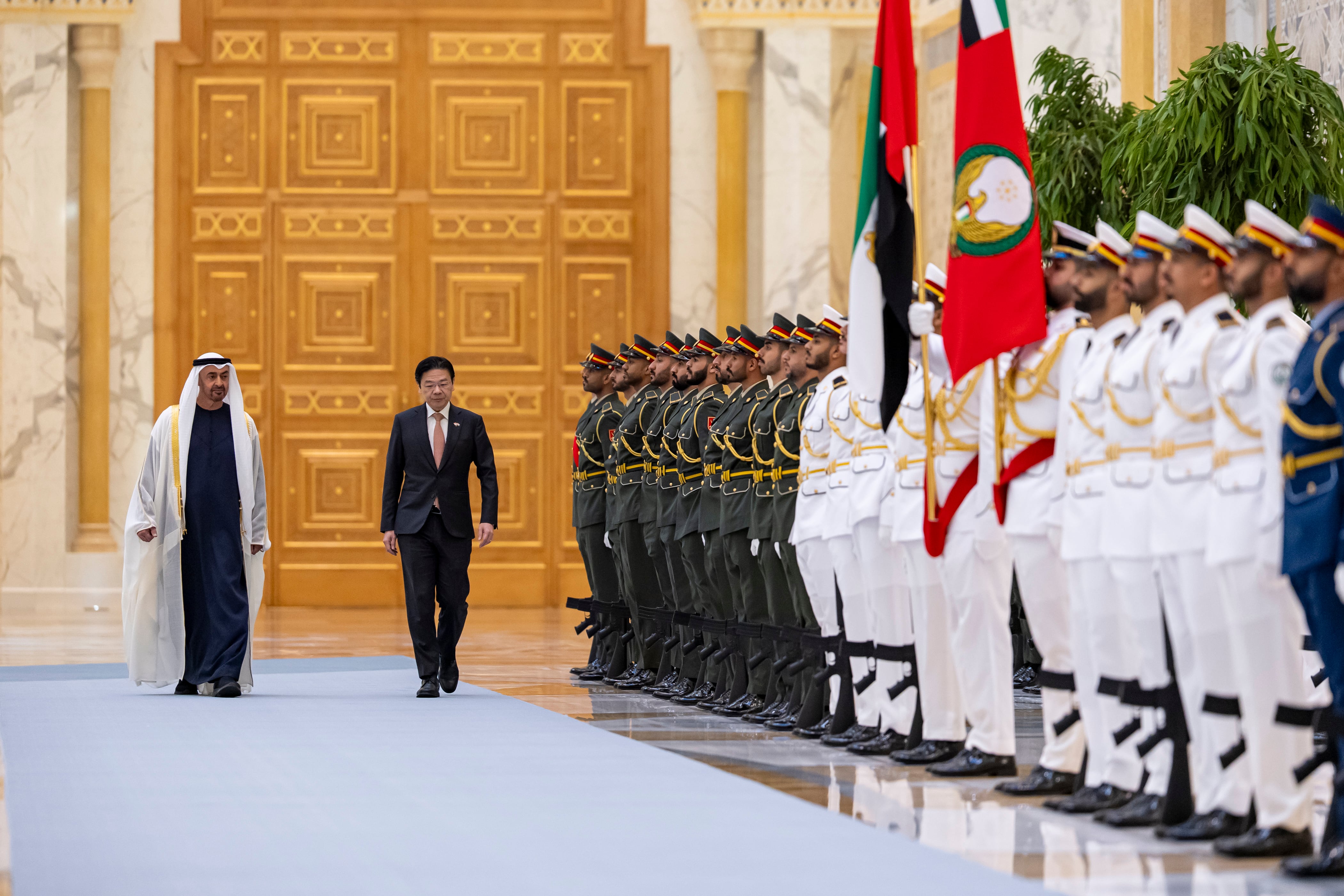 President Sheikh Mohamed hosts reception in Abu Dhabi for Prime Minister of Singapore