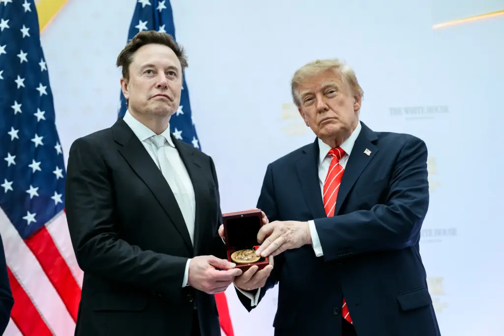 Who capped Ukraine’s Starshield? “Ultimately POTUS,” Musk said. Ultimately Musk, reports now say
