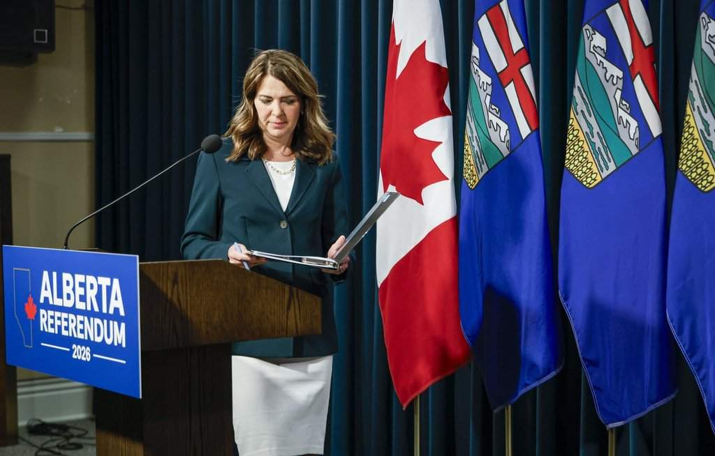 Alberta Premier Danielle Smith to take questions for first time since separation vote