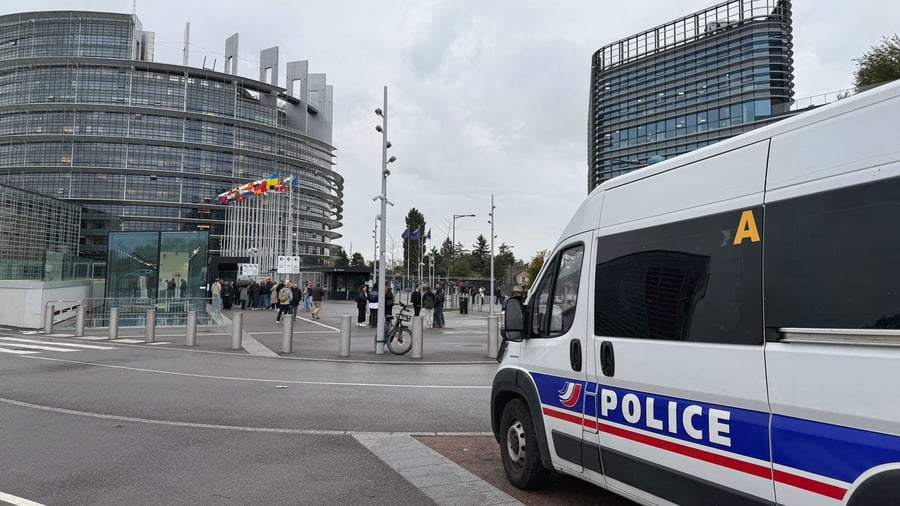 Investigations: Investigators search offices of right-wing faction in the EU Parliament