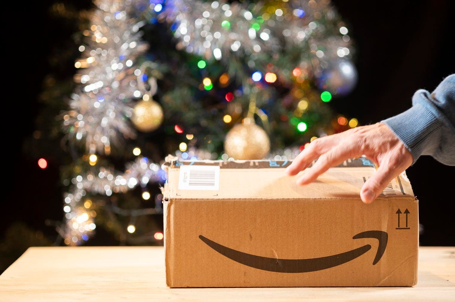 Amazon To Hire Record 300,000 Holiday Workers Amid Retail Hold Back