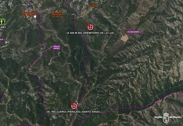 Murcia emergency teams rescue two hikers just five minutes apart