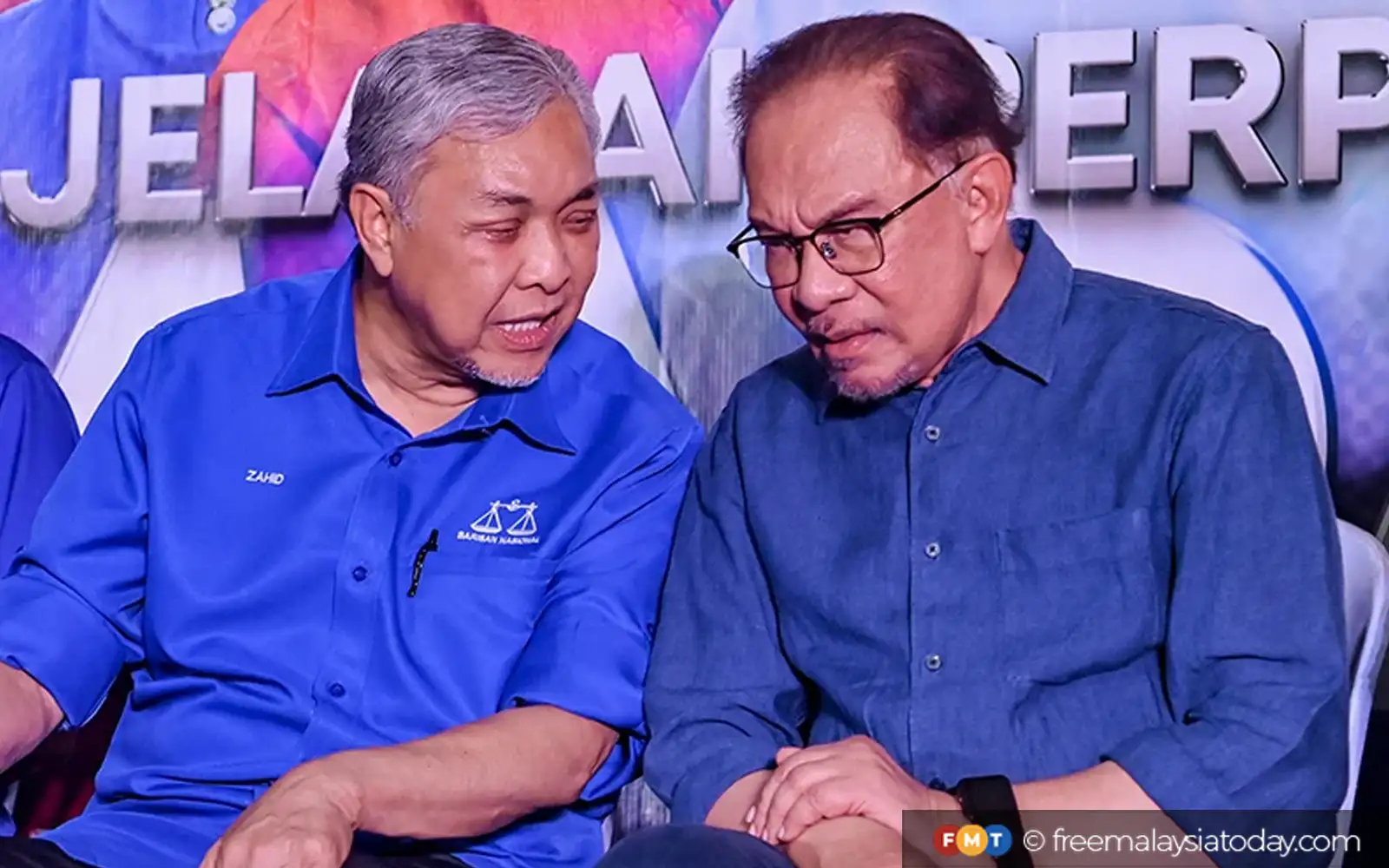 Dalam politik, kepentingan mengatasi kepercayaan, kata penganalisis