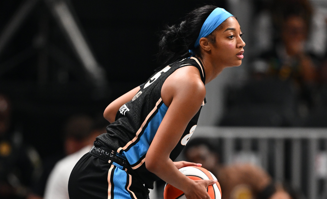 “Didn’t Know C-Tier Players Would Qualify for WNBA Finals MVP”: Angel Reese Fans Poke Fun at Candace Parker Over Latest Endorsement Amid Dream Star’s Red-Hot Run