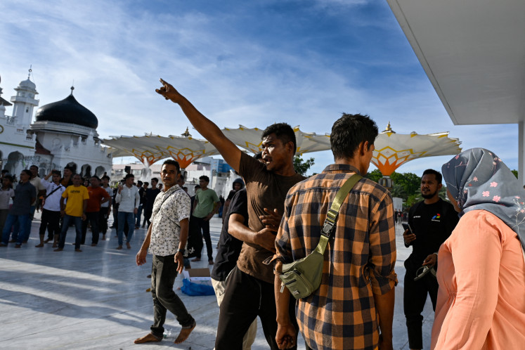 Aceh flag clash exposes frustration over central govt’s slow flood recovery