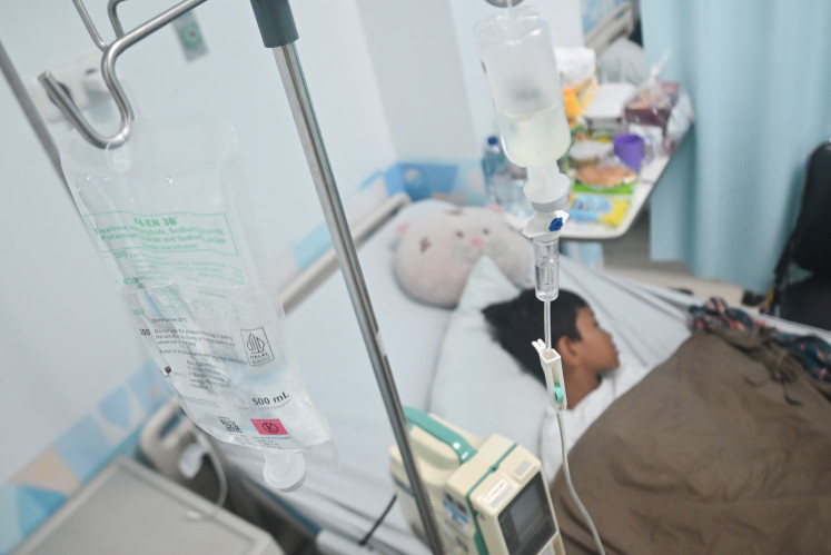 Negligence blamed for free meal poisoning that sickened 350 students