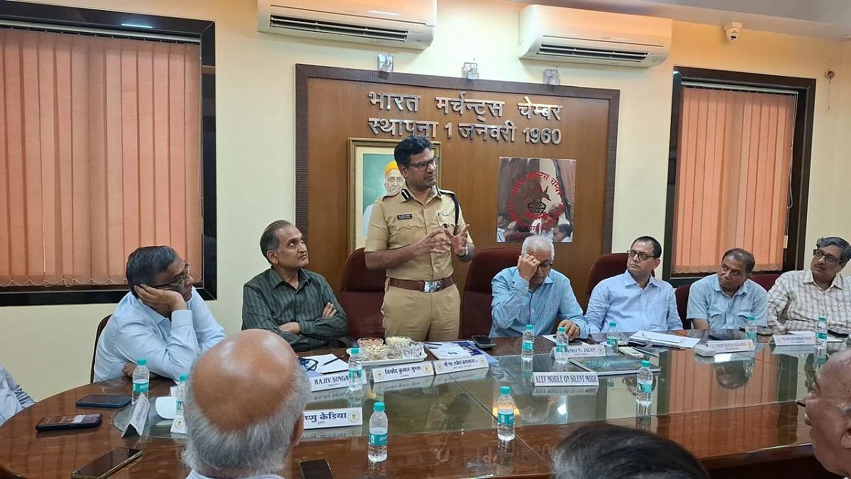 Mumbai: ‘No Frisking Of Traders’ Bags Without Valid Reason At Railway Stations,’ Says GRP Chief M Rakesh Kalasagar