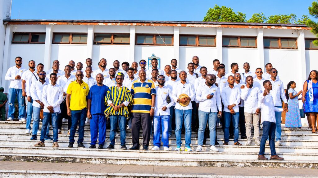 Bleoo ’15 launches ‘Adopt a Classroom’ project to improve learning environment at Accra Academy