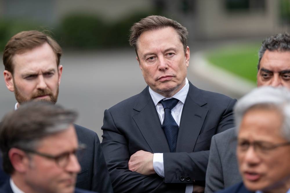 EU urges Musk to provide unrestricted Starlink services for Ukraine