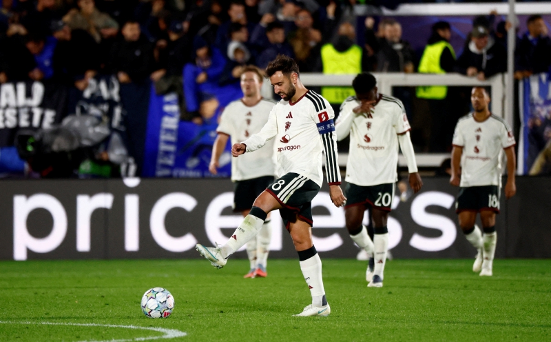 Fernandes questions United's tactics after Como hammering