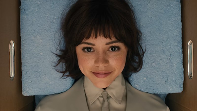 Official trailer for Klara and the Sun