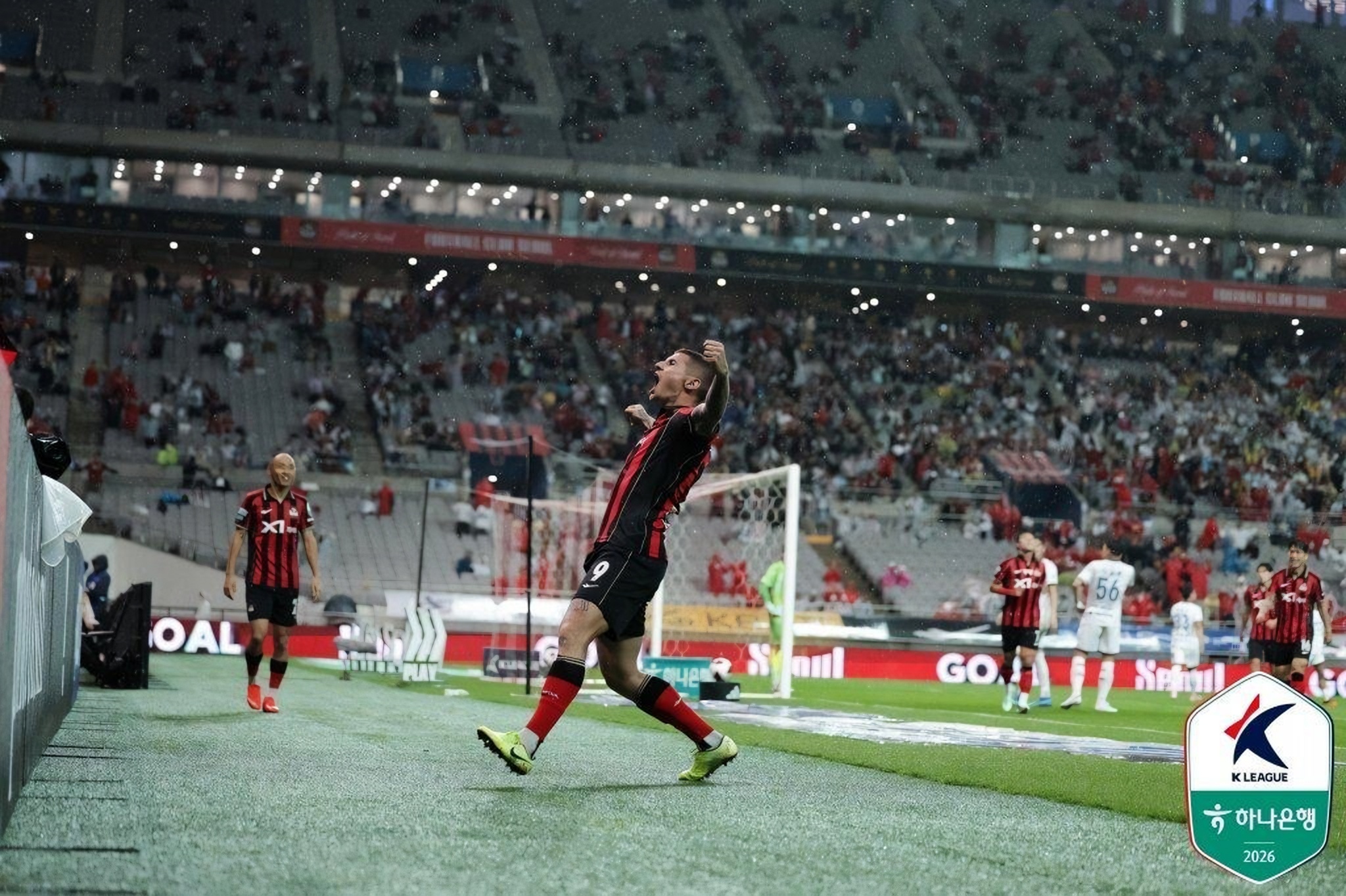 Champion, last-place team set to be determined on same weekend in K League football