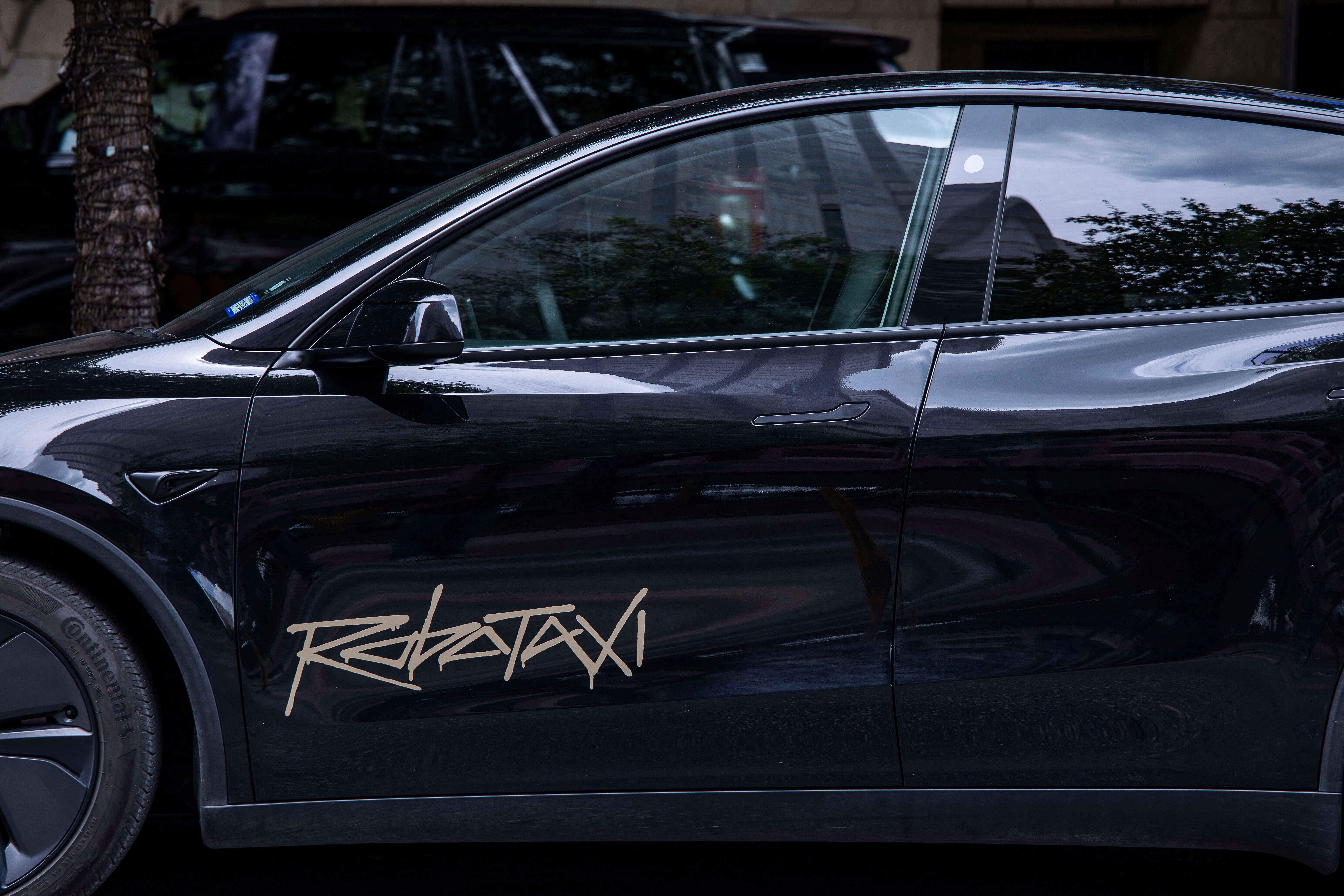 Tesla aims to sell Cybercab robotaxis by end of year despite federal probe