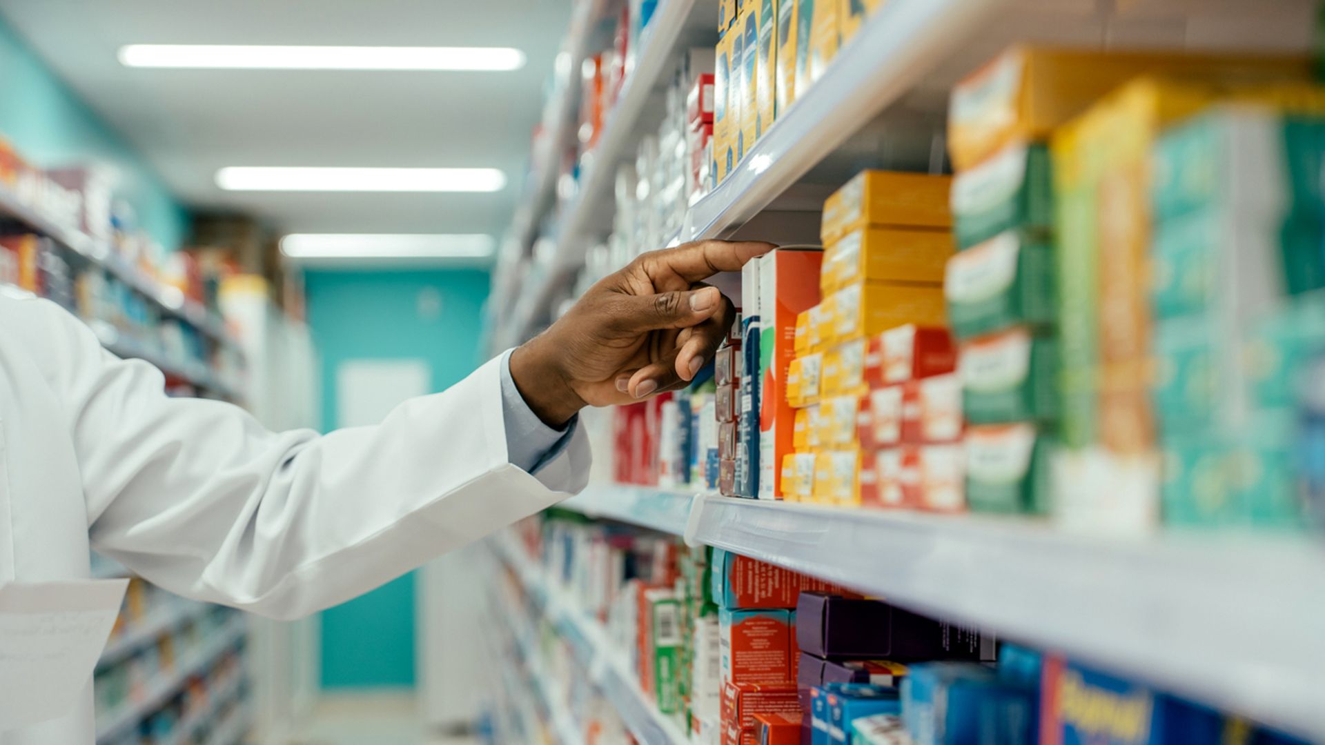 Scrap 'unfair' prescription charges in England, say pharmacies