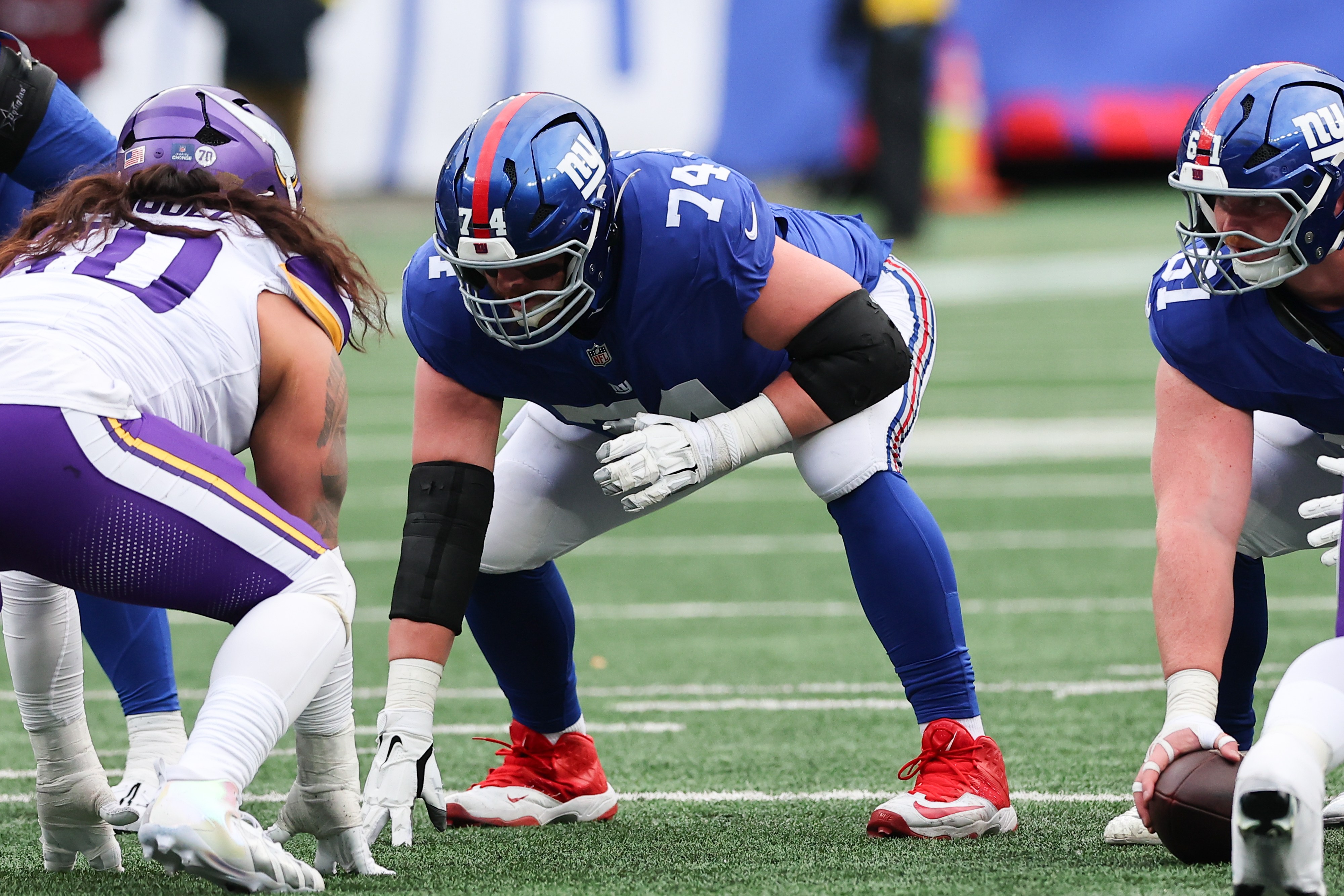 Former Giants’ starting guard Greg Van Roten joins New England Patriots