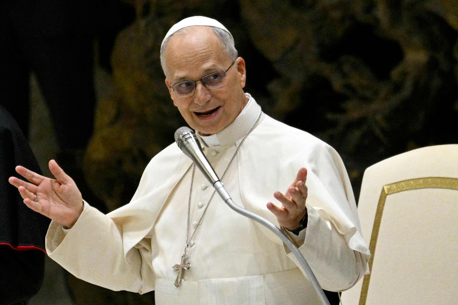 Pope invites youth to Seoul for 'pilgrimage of faith, friendship and hope'