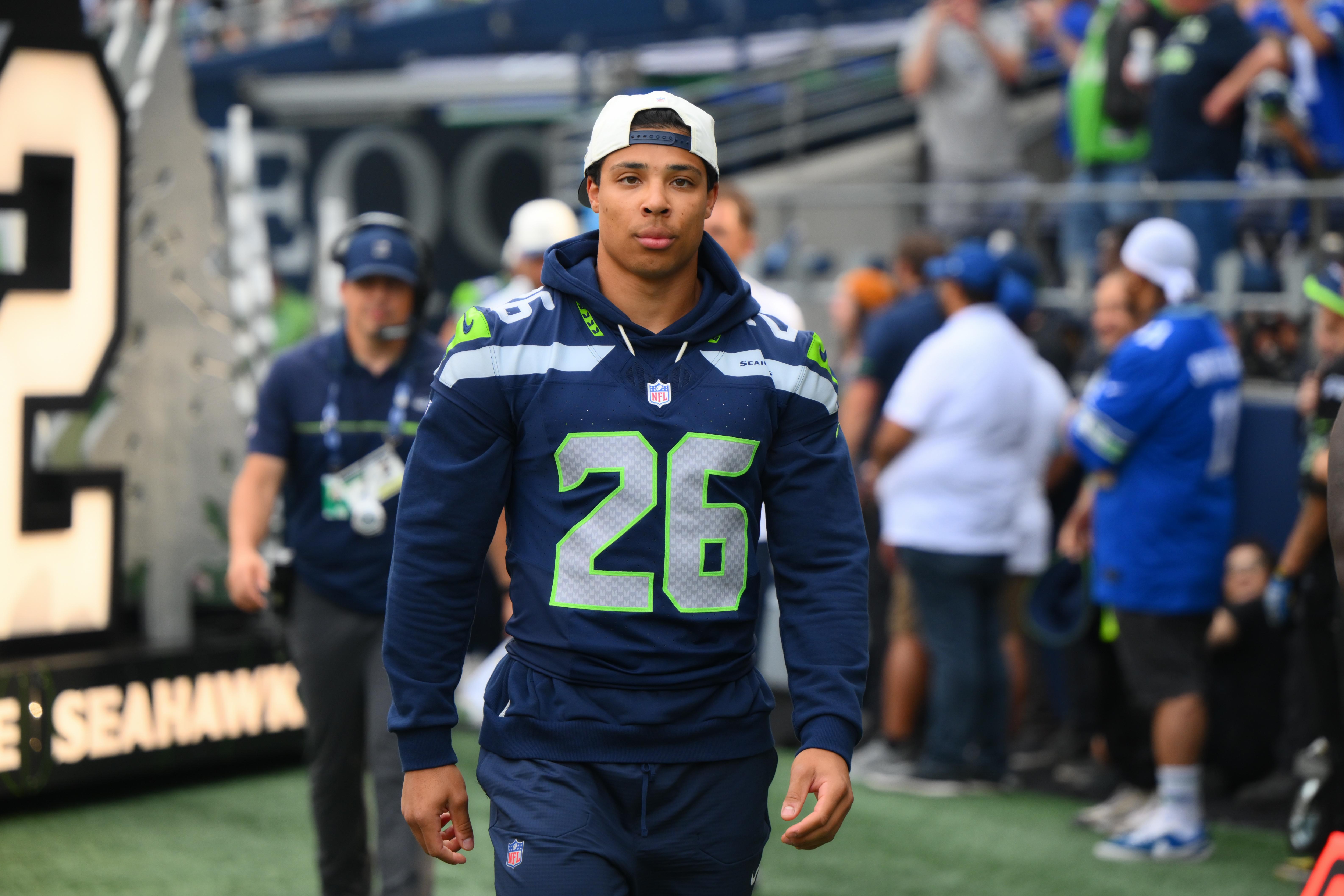 Pre-Snap Reads: What impact will Charbonnet’s return have on the offense?