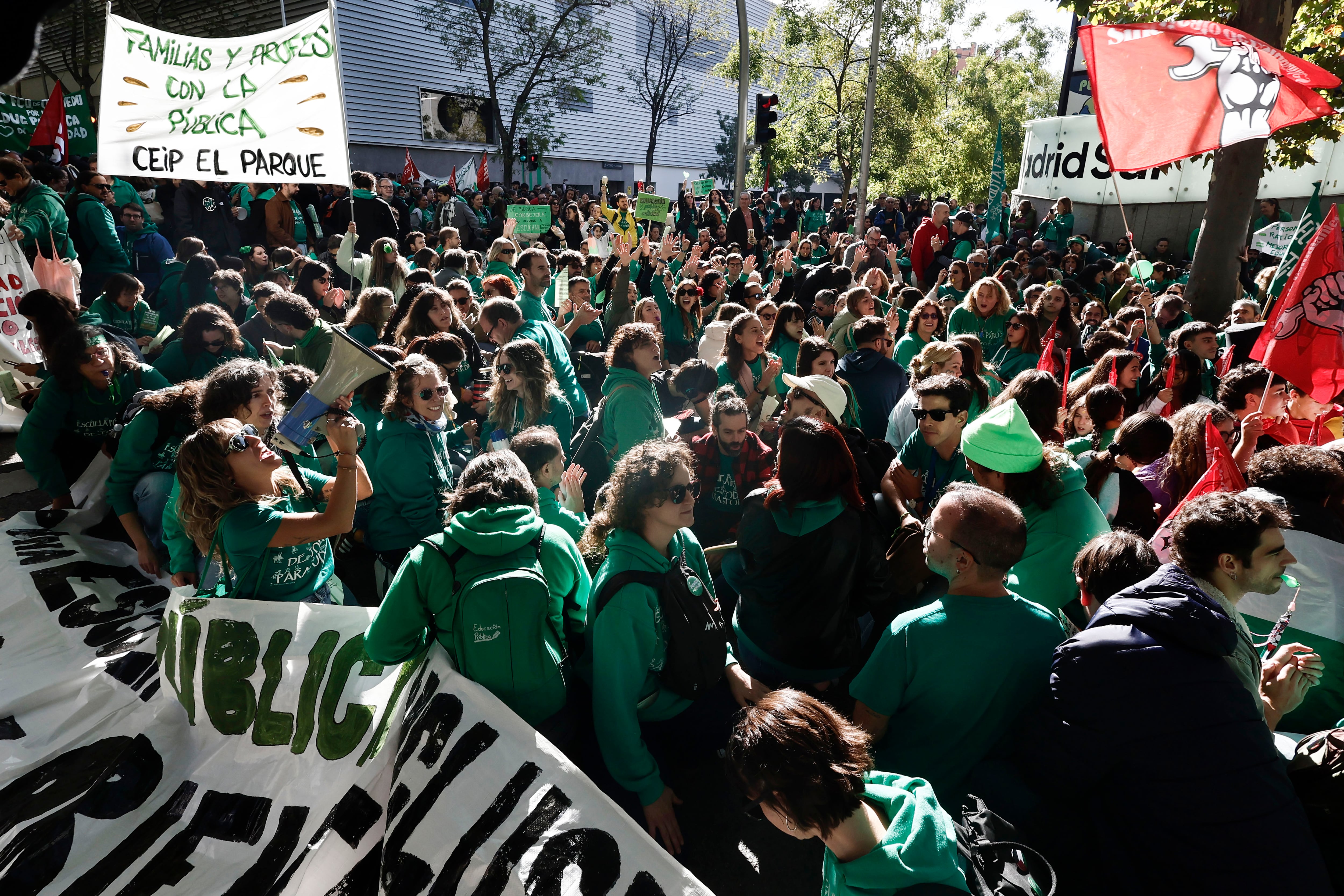 Madrid universities will go on strike on November 4 and 5 over Ayuso's "scam" financing agreement