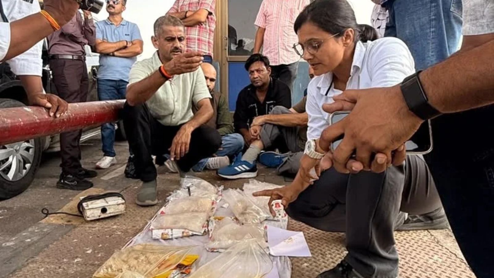 Packed in raisin and drink packets, 7 kgs of heroin, MD worth Rs 25 cr seized in Gujarat