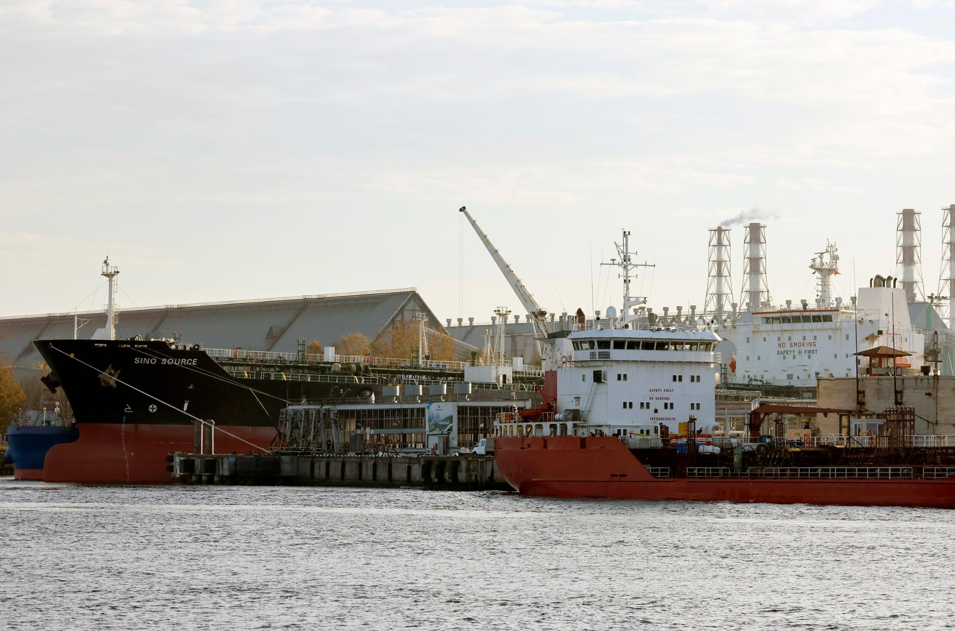 Oil hits 5-month high as Houthi attacks stoke supply fears