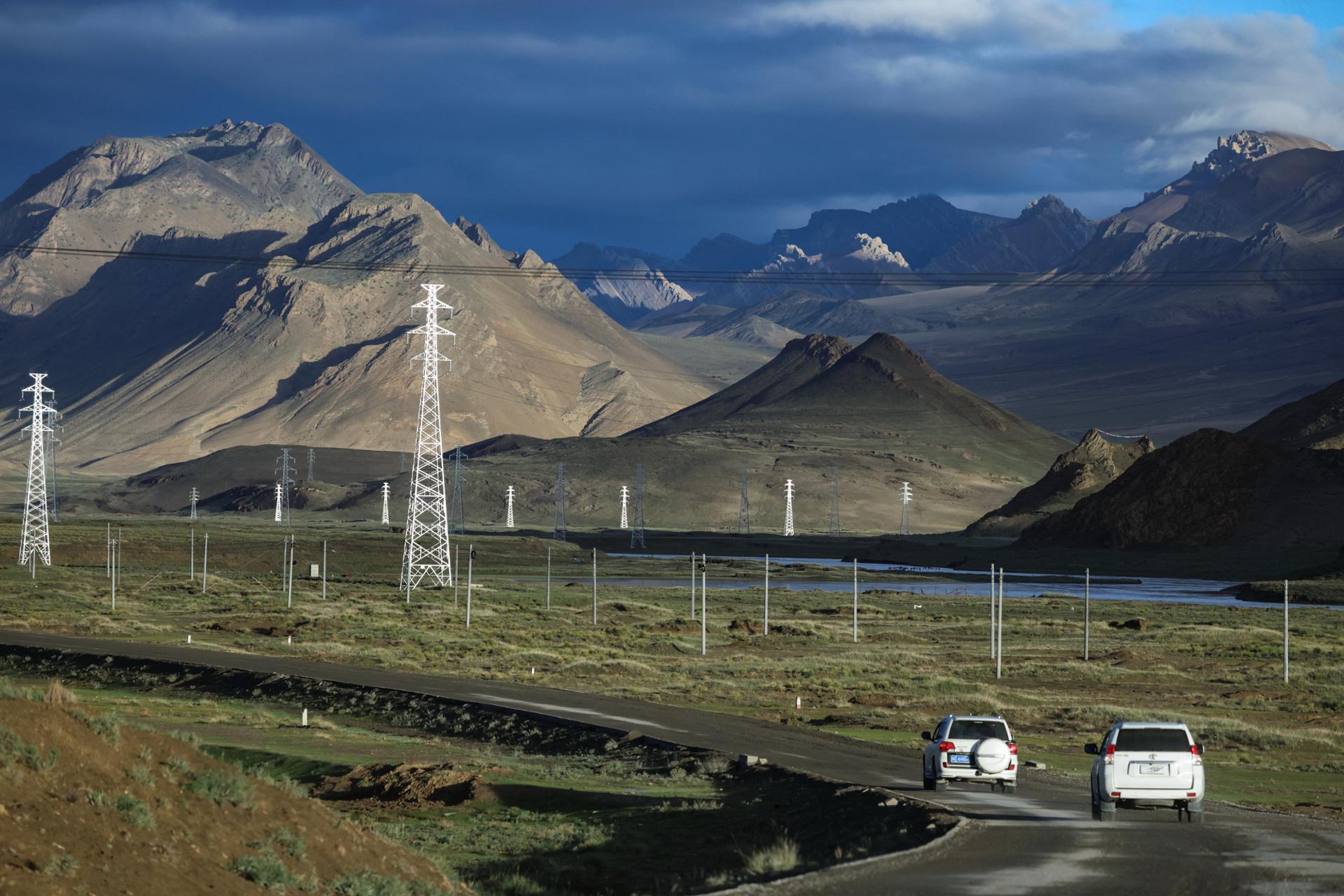 Magnitude 7 earthquake strikes China's Tibet