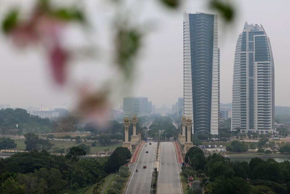 Unhealthy air alert: Johan Setia in Klang hits API 157