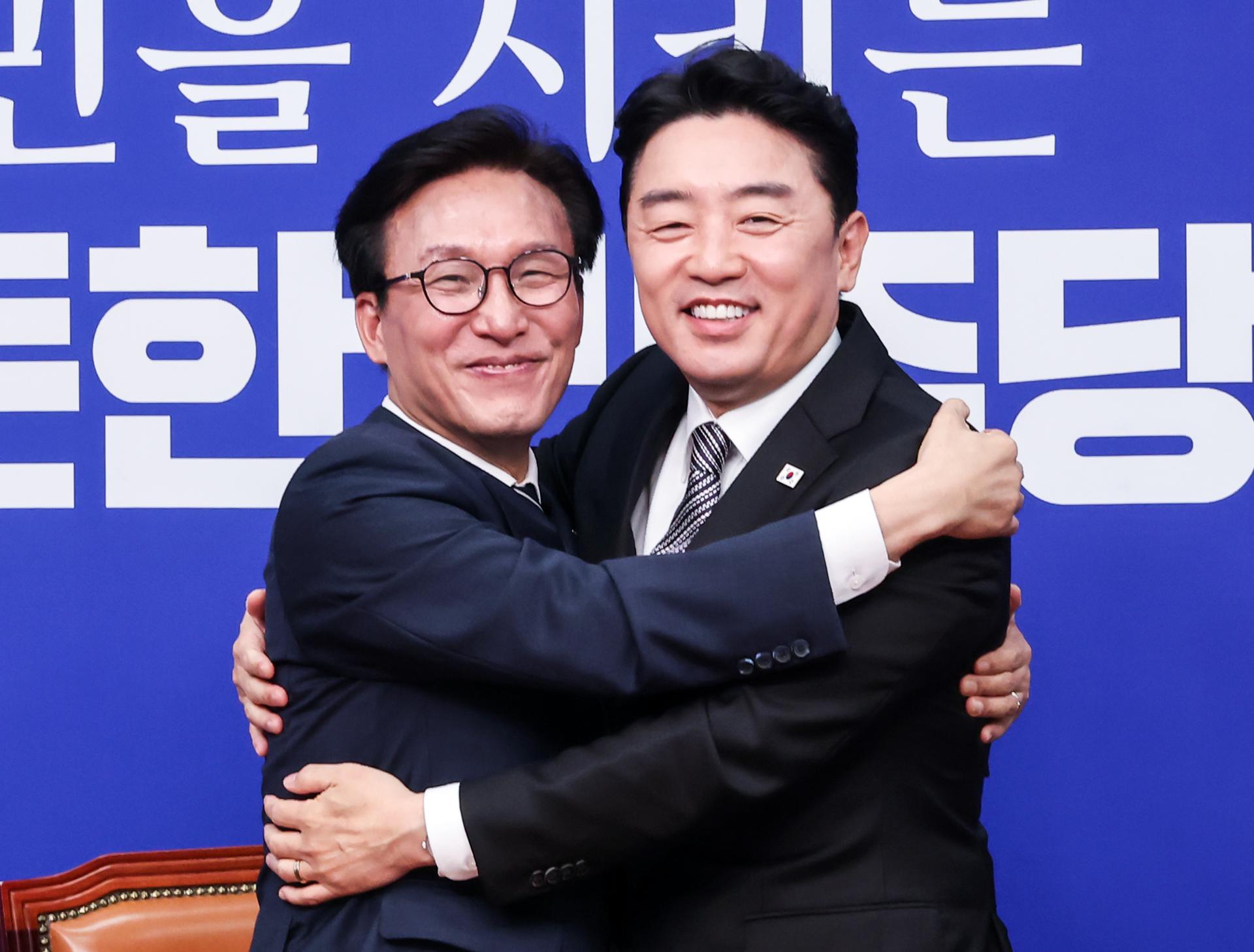 New ruling party leader vows to support Lee's policy agenda