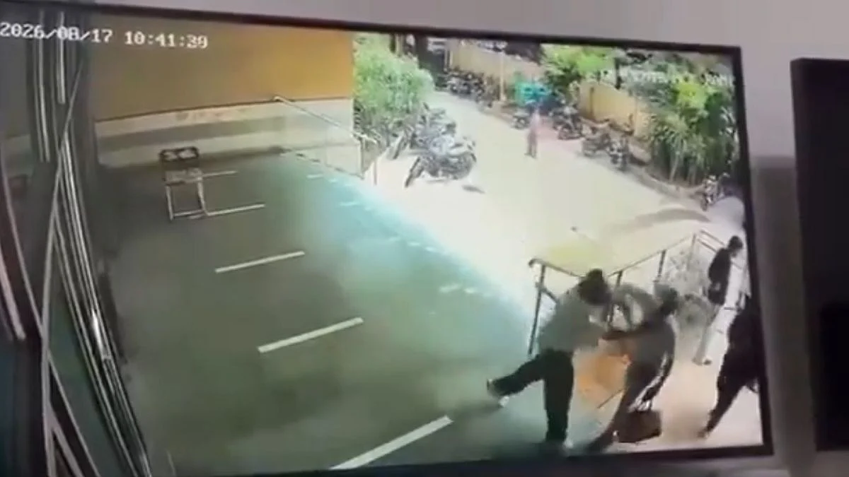 Delhi University Suspends PhD Scholar, Bans Campus Entry After CCTV Captures Alleged Assault On Professor