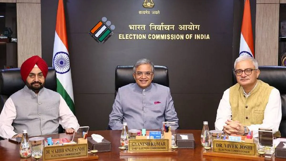 Cabinet Secretariat Declined Action On Election Commissioners' Complaints Against IAS Officer Maneesh Garg, Citing Lack Of Official EC Communication, Reveals RTI