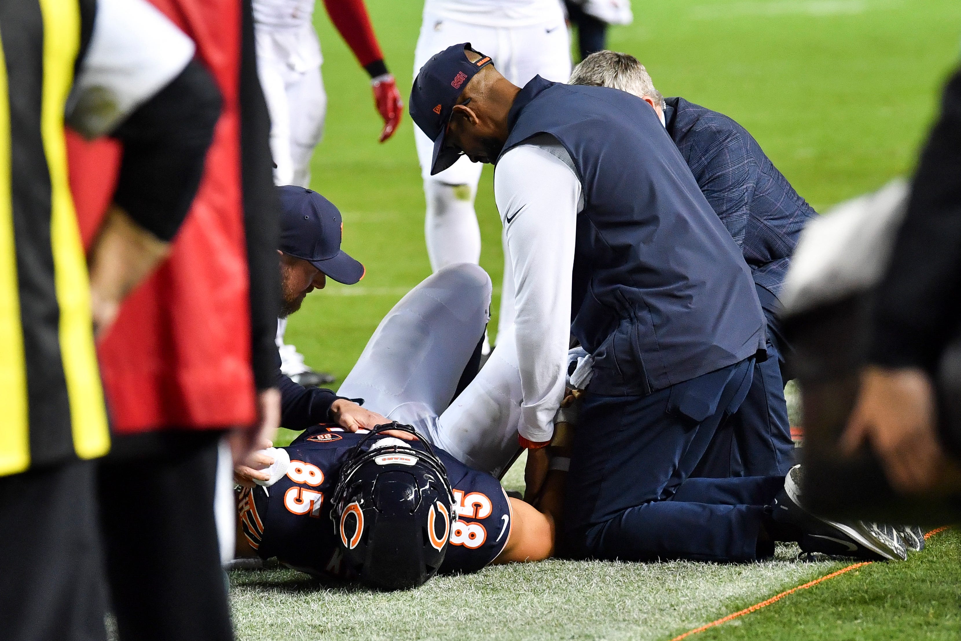 Ben Johnson reacts to Bears TE Cole Kmet's knee injury