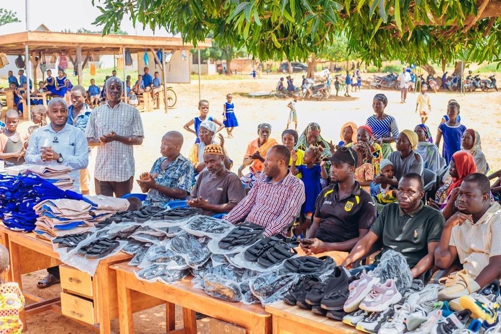Takara Bigiza donates learning materials to Kotingli school
