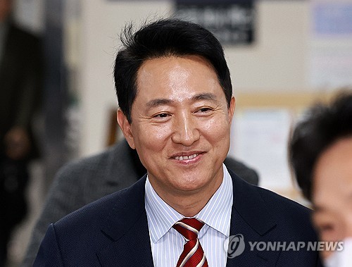 (3rd LD) Appeals court acquits Seoul mayor of political funds law violation