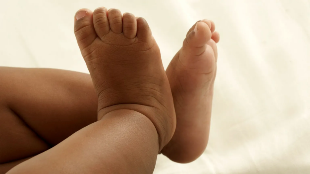 Jasikan midwives deliver baby at roadside
