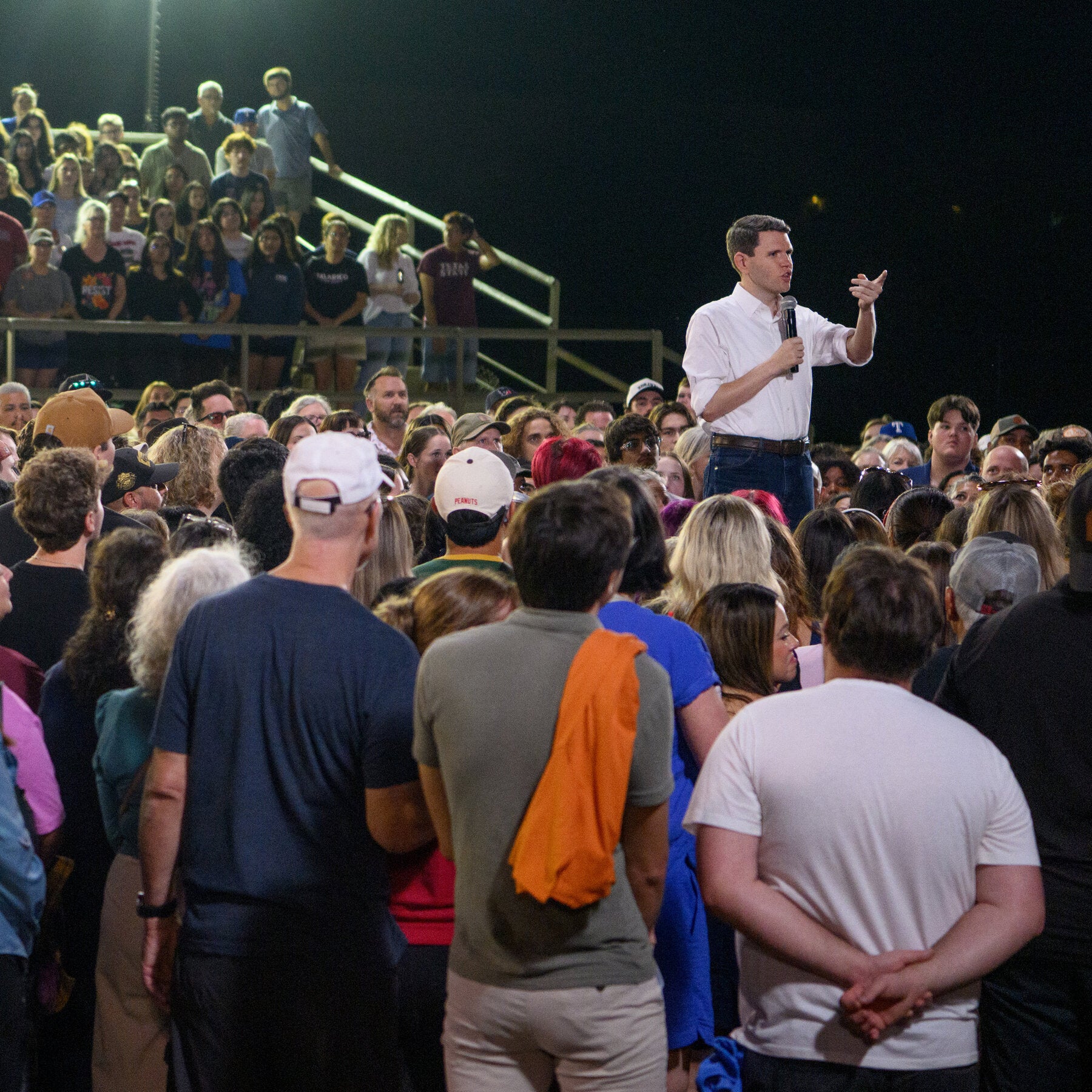 In Final Surge of Vast Midterm Spending, Parties Make Last-Ditch Appeals