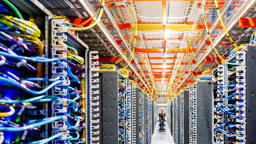 Explainer-Why AI data centers are powering a boom in fuel-cell demand