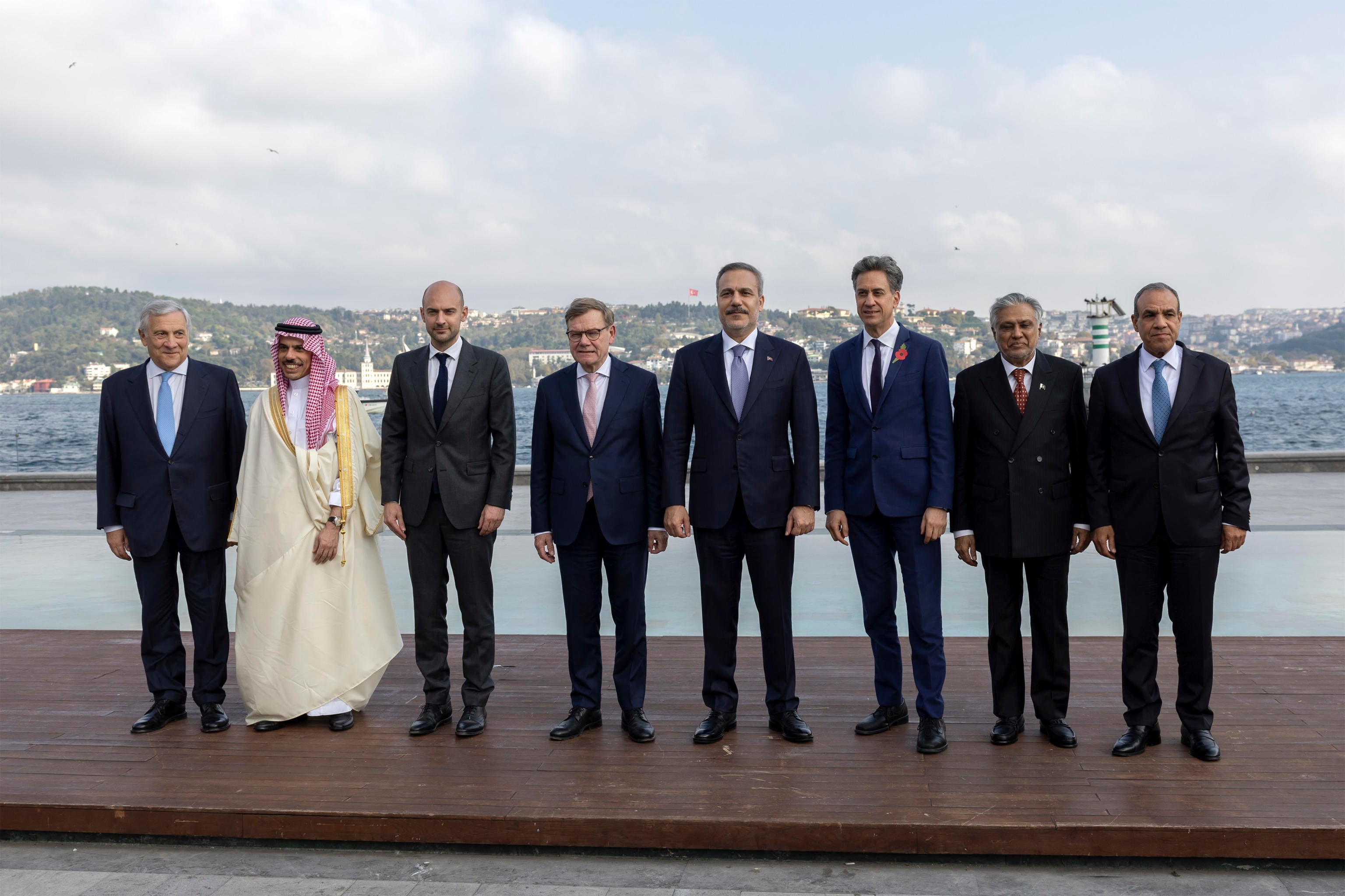 European and Middle Eastern foreign ministers urge restraint at Istanbul talks